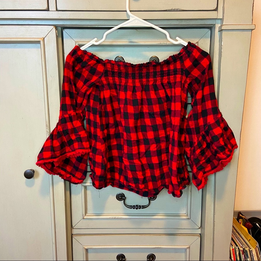 Black & Red off the shoulder Altar’d State